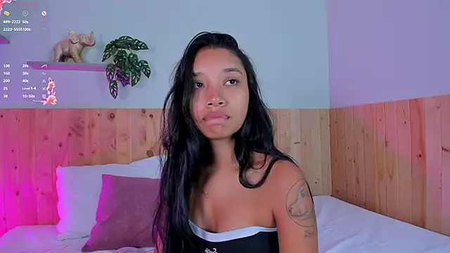 Snapshot of MissPocahontass chatting on 10/27/25, 11:47 MissPocahontass online show from 10/27/25, 11:47