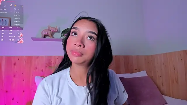 Snapshot of MissPocahontass chatting on 10/30/25, 11:44 MissPocahontass online show from 10/30/25, 11:44