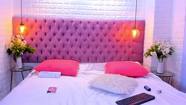 Snapshot of amber_sparkle chatting on 09/18/25, 12:51 amber sparkle online show from 09/18/25, 12:51