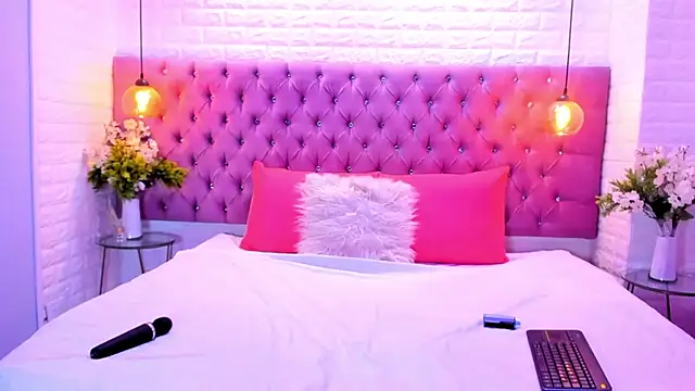 amber sparkle online show from 09/19/25, 12:50