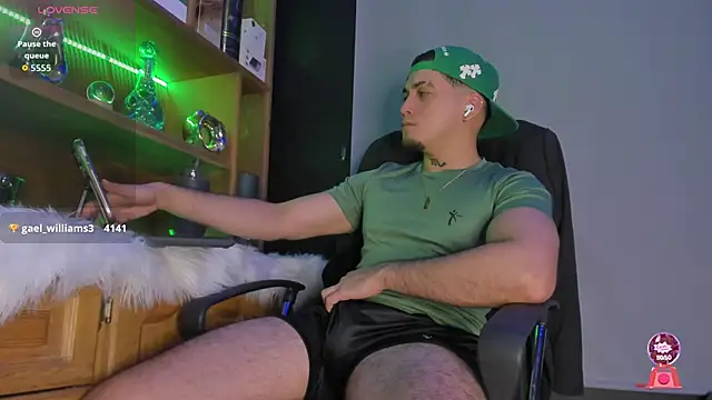 Gael williams1 online show from 10/14/25, 07:25