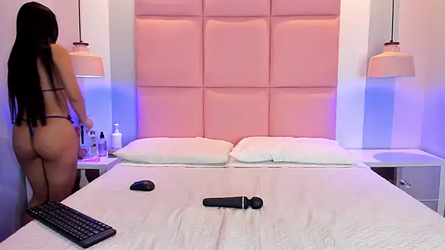 JulianaValencia online show from 11/30/25, 02:32