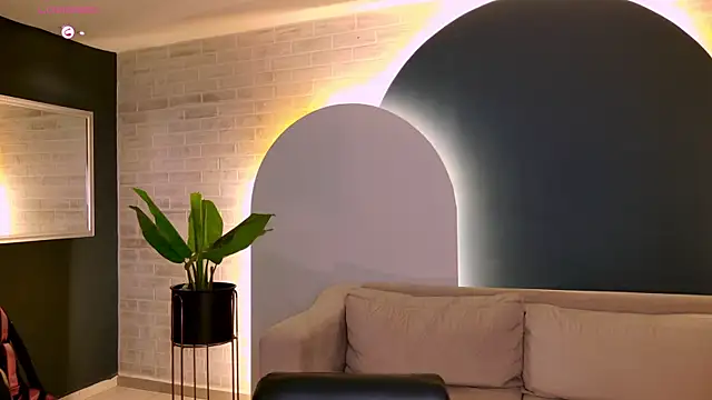 AgathaKondo  online show from 10/04/25, 08:18