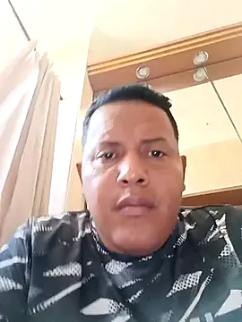 Snapshot of Moreno692389 chatting on 11/08/25, 04:18 Moreno692389 online show from 11/08/25, 04:18