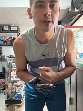 Snapshot of Terra-22cm chatting on 10/28/25, 03:04 Terra-22cm online show from 10/28/25, 03:04