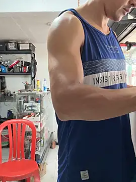 Snapshot of Terra-22cm chatting on 10/30/25, 01:34 Terra-22cm online show from 10/30/25, 01:34