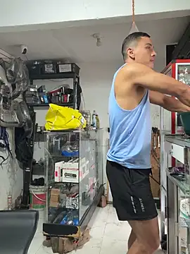 Snapshot of Terra-22cm chatting on 11/14/25, 12:48 Terra-22cm online show from 11/14/25, 12:48