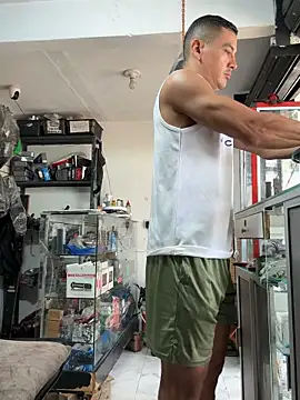 Snapshot of Terra-22cm chatting on 11/21/25, 01:32 Terra-22cm online show from 11/21/25, 01:32