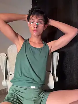 Snapshot of Angel_bunny2 chatting on 11/09/25, 05:06 Angel bunny2 online show from 11/09/25, 05:06