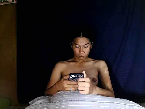 Snapshot of Asian_PrettyAle chatting on 09/27/25, 03:11 Asian PrettyAle online show from 09/27/25, 03:11