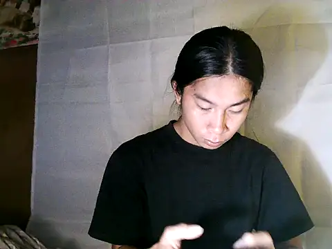 Snapshot of Asian_PrettyAle chatting on 12/16/25, 12:04 Asian PrettyAle online show from 12/16/25, 12:04