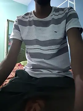 RAYI Queen 4 online show from 04/13/26, 01:22