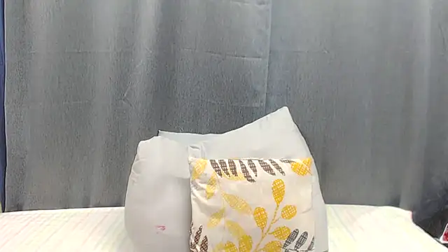 Snapshot of HornyEbony4u chatting on 10/29/25, 03:20 HornyEbony4u online show from 10/29/25, 03:20