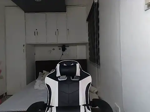 eattmebabyy online show from 03/01/26, 11:23