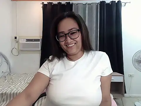 Snapshot of Wetmedaddyxxx chatting on 06/13/26, 12:47 Wetmedaddyxxx online show from 06/13/26, 12:47