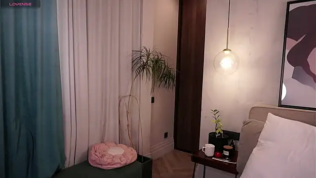 QueenieGitt online show from 07/28/26, 03:35
