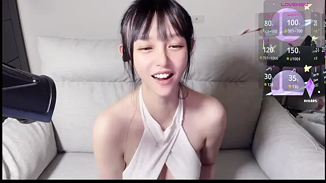 Snapshot of Yucheng__520 chatting on 09/15/25, 03:12 Yucheng 520 online show from 09/15/25, 03:12