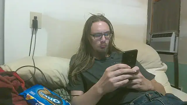 Snapshot of dandonn chatting on 07/13/26, 01:08 dandonn online show from 07/13/26, 01:08