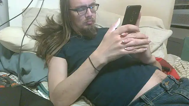 Snapshot of dandonn chatting on 07/16/26, 02:17 dandonn online show from 07/16/26, 02:17