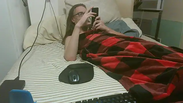 Snapshot of dandonn chatting on 07/22/26, 02:36 dandonn online show from 07/22/26, 02:36