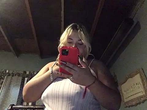 mooniebarbie1 online show from 10/17/25, 11:46