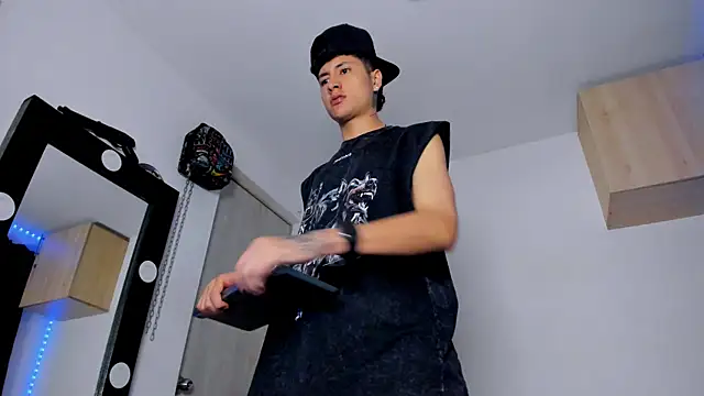 Snapshot of Mateo_Escobar chatting on 09/23/25, 12:13 Mateo Escobar online show from 09/23/25, 12:13