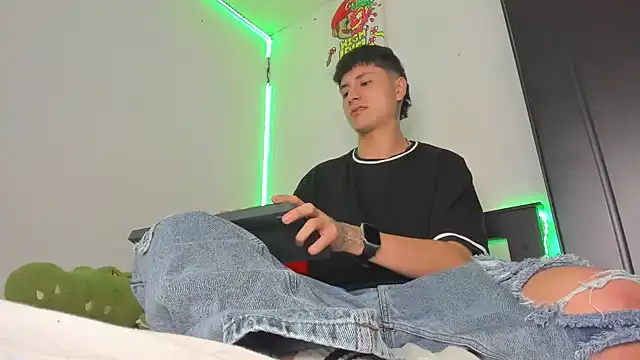 Snapshot of Mateo_Escobar chatting on 01/10/26, 03:41 Mateo Escobar online show from 01/10/26, 03:41