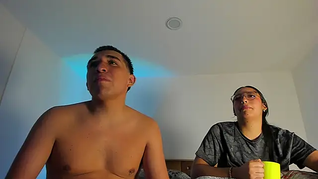 Snapshot of SusanClarck chatting on 12/15/25, 03:33 SusanClarck online show from 12/15/25, 03:33