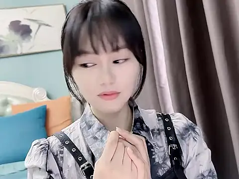 Snapshot of sarah111 chatting on 09/09/25, 02:11 sarah111 online show from 09/09/25, 02:11