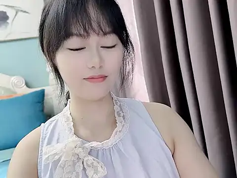 Snapshot of sarah111 chatting on 09/10/25, 02:22 sarah111 online show from 09/10/25, 02:22