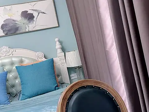 Snapshot of sarah111 chatting on 09/20/25, 02:12 sarah111 online show from 09/20/25, 02:12