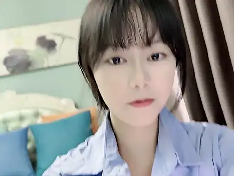 Snapshot of sarah111 chatting on 09/22/25, 02:24 sarah111 online show from 09/22/25, 02:24