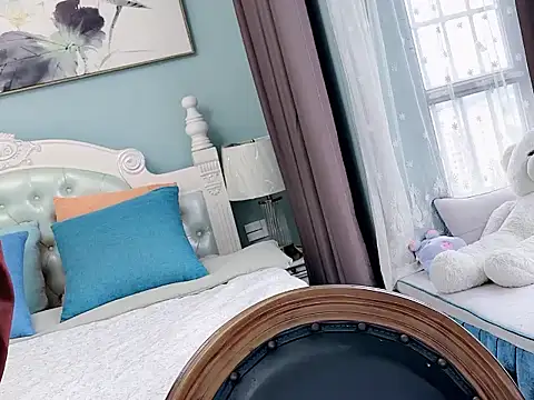 Snapshot of sarah111 chatting on 10/21/25, 03:18 sarah111 online show from 10/21/25, 03:18