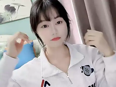 Snapshot of sarah111 chatting on 10/22/25, 03:51 sarah111 online show from 10/22/25, 03:51