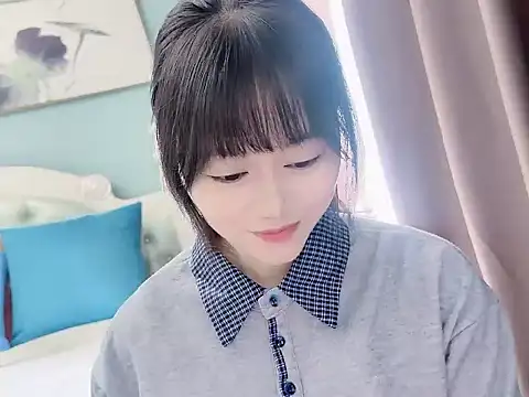 Snapshot of sarah111 chatting on 10/23/25, 03:06 sarah111 online show from 10/23/25, 03:06