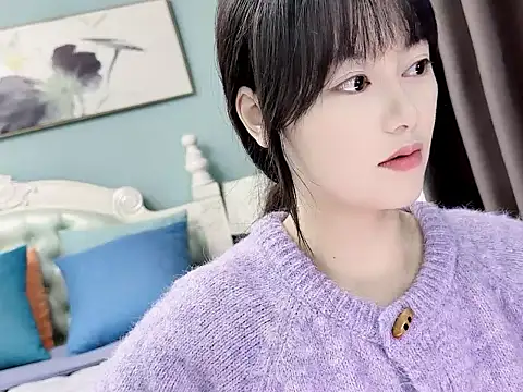 Snapshot of sarah111 chatting on 11/09/25, 03:05 sarah111 online show from 11/09/25, 03:05