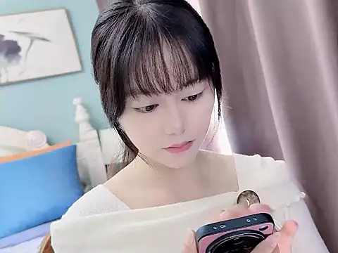 Snapshot of sarah111 chatting on 11/14/25, 03:27 sarah111 online show from 11/14/25, 03:27