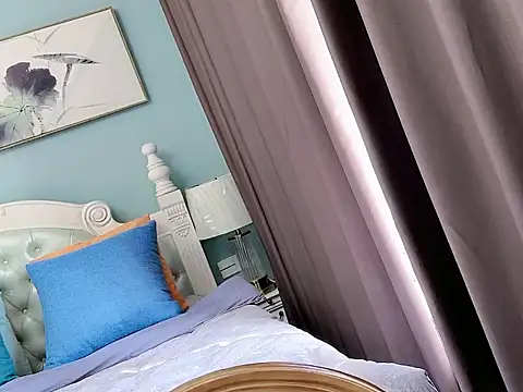 Snapshot of sarah111 chatting on 11/19/25, 02:33 sarah111 online show from 11/19/25, 02:33