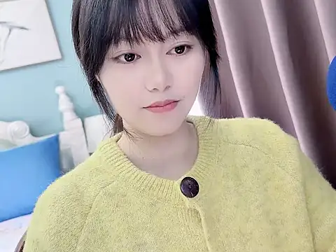 Snapshot of sarah111 chatting on 11/26/25, 03:51 sarah111 online show from 11/26/25, 03:51