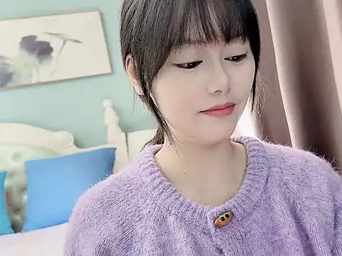 Snapshot of sarah111 chatting on 11/29/25, 03:31 sarah111 online show from 11/29/25, 03:31