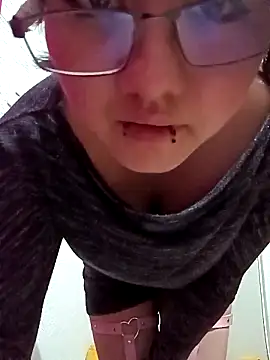 Snapshot of Ftm_Bunny chatting on 09/13/25, 08:25 Ftm Bunny online show from 09/13/25, 08:25