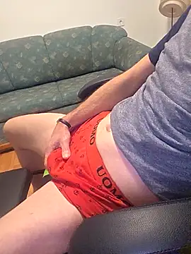 Snapshot of G-boy40 chatting on 10/26/25, 01:17 G-boy40 online show from 10/26/25, 01:17