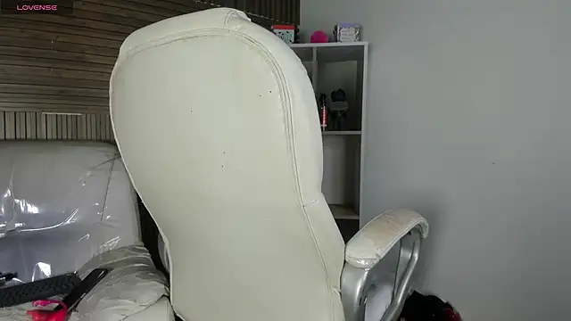 AmbarFoxx  online show from 11/15/25, 11:10