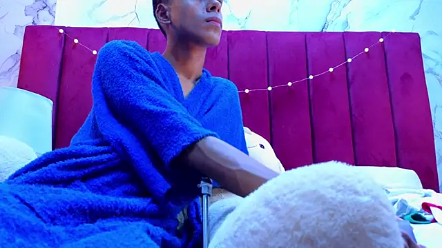 PrincePoppy online show from 12/17/25, 08:37