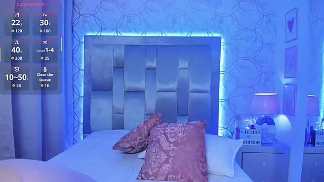 AlliceWinter online show from 11/08/25, 11:21