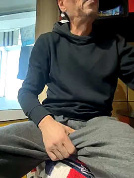 adiluci1 online show from 10/05/25, 02:26