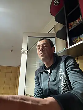 adiluci1 online show from 04/19/26, 03:17