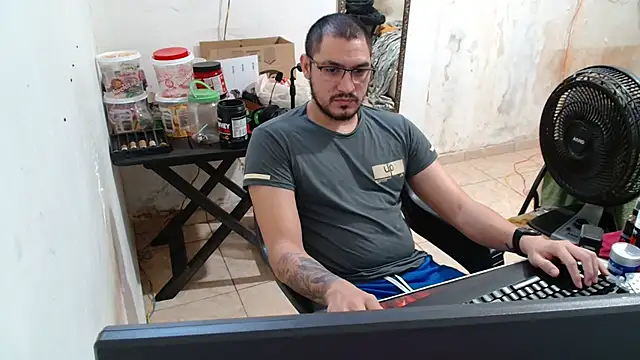 Leonino231 online show from 10/10/25, 04:39