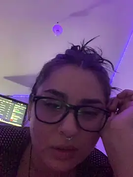 Snapshot of _niceteets chatting on 12/04/25, 11:57 niceteets online show from 12/04/25, 11:57