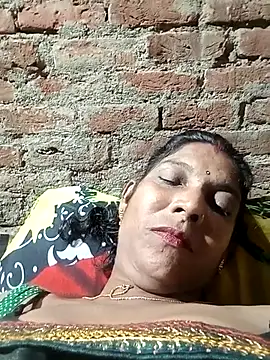 Snapshot of Savita992 chatting on 09/10/25, 05:24 Savita992 online show from 09/10/25, 05:24
